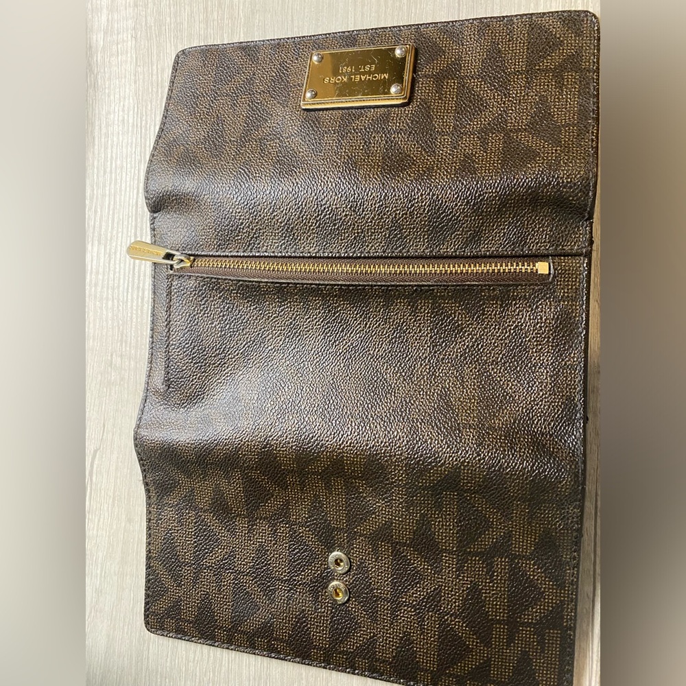 Michael Kors wallet - Picture 4 of 6